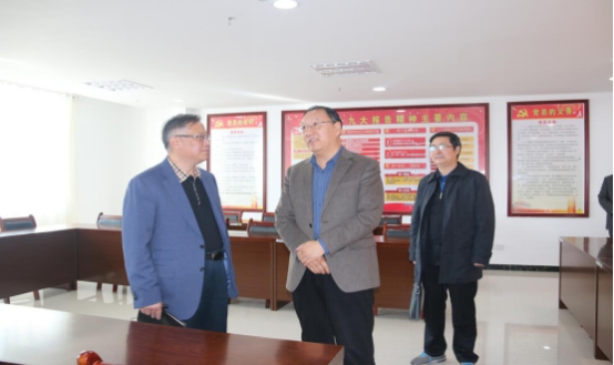 省委常委、省總工會(huì)主席馬吉孝等一行蒞臨青海物產(chǎn)集團(tuán)公司視察，調(diào)研指導(dǎo)道路貨運(yùn)企業(yè)建會(huì)、貨運(yùn)司機(jī)入會(huì)等工作