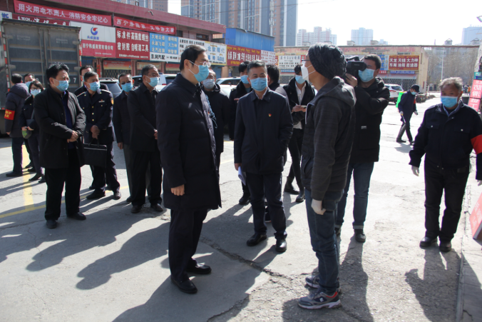 省委常委、西寧市委書記王曉同志赴物產(chǎn)三建汽配市場督導(dǎo)疫情防控暨復(fù)工復(fù)業(yè)工作