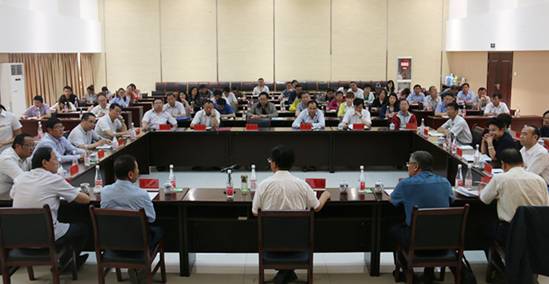 省國(guó)資委黨委副書(shū)記、副主任陳志忠 在青海物產(chǎn)集團(tuán)講專(zhuān)題黨課