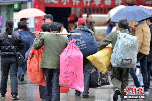 聚焦春節(jié)“恐歸族”：近鄉(xiāng)情怯，恐懼何來？(圖)